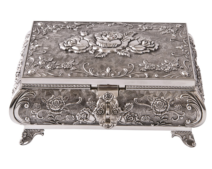05. Queen Anne Silver Plated Jewel Box with Lock, 7.5"